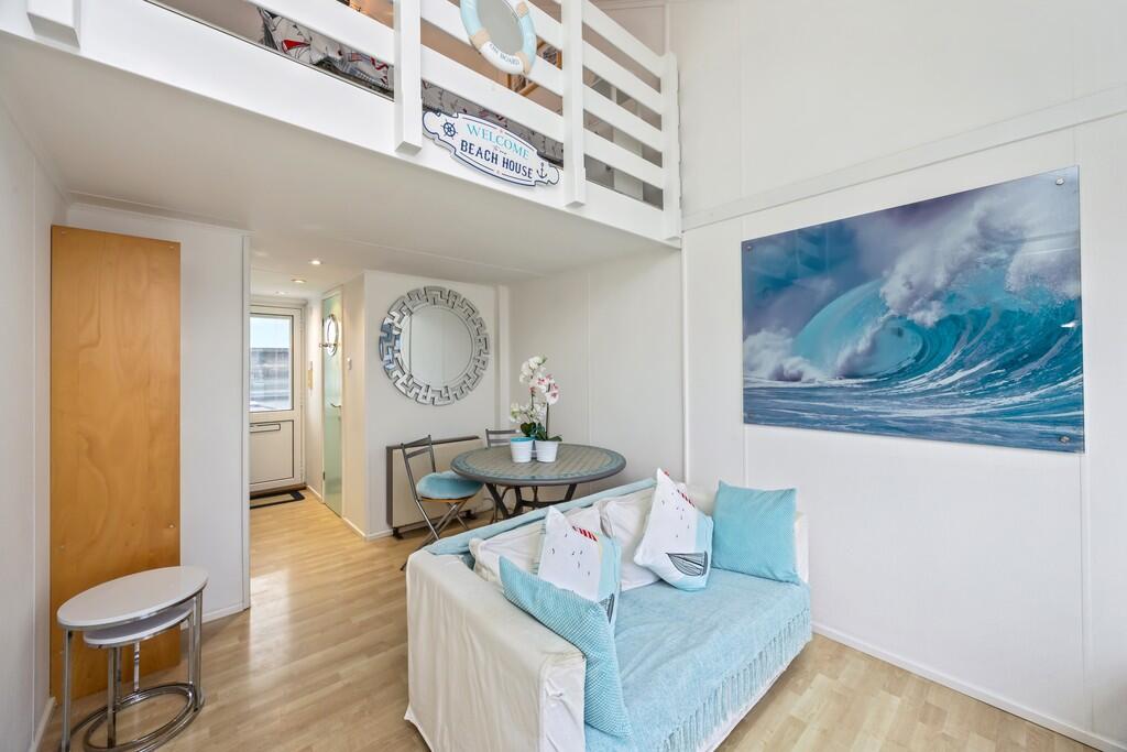 Eastern Concourse...