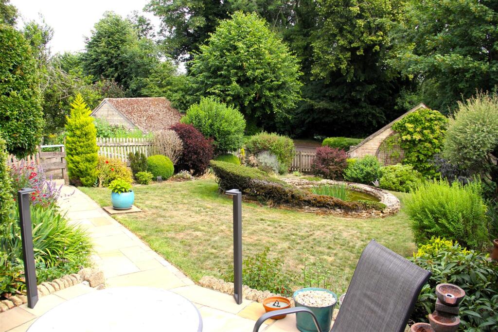 Brookfield front garden.JPG