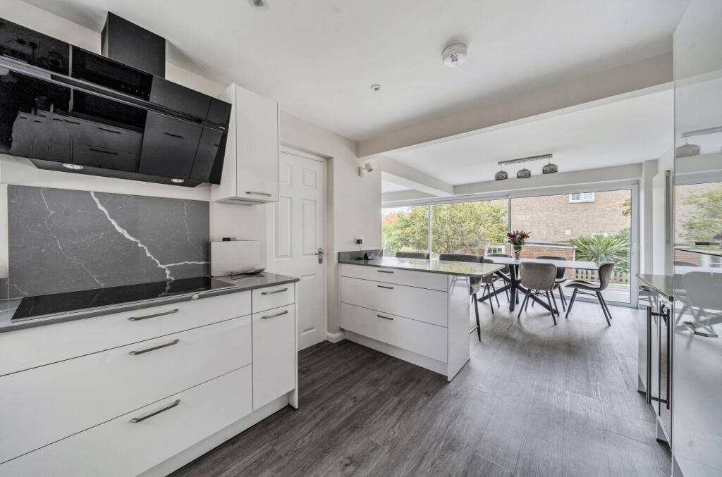 1364503-21-68ee82...