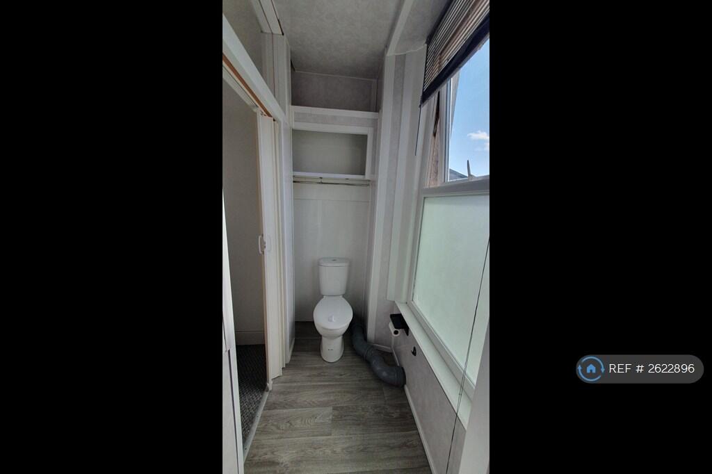 En Suite Bathroom 