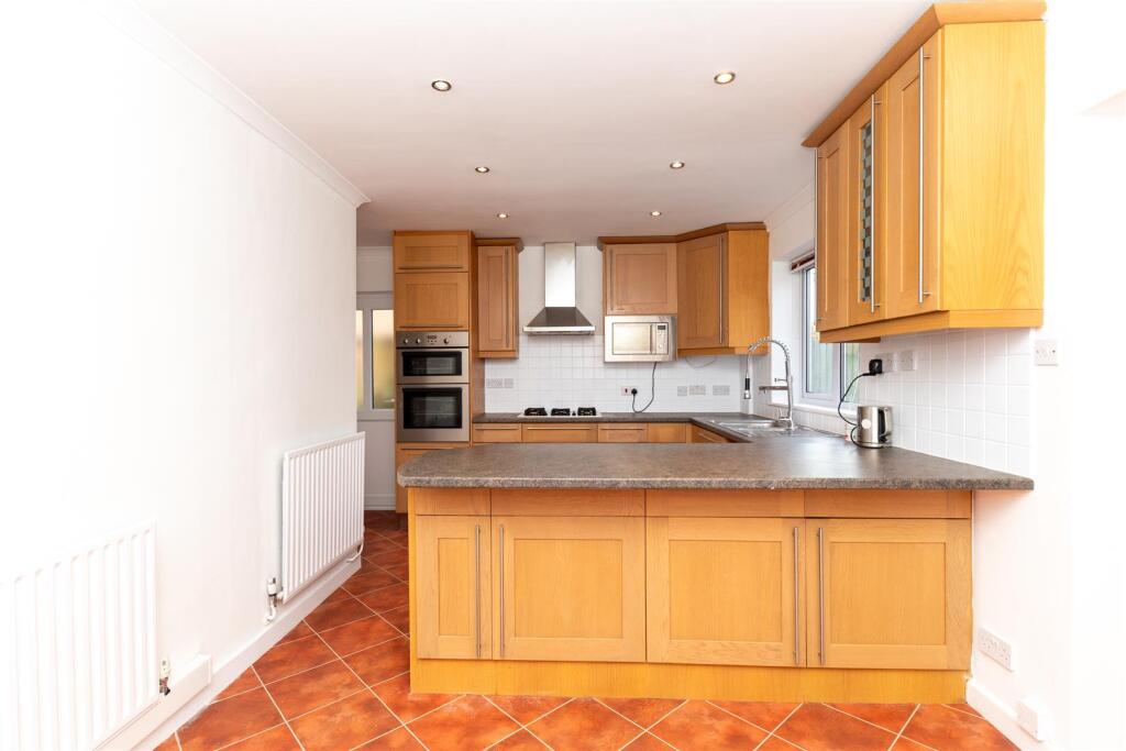 92 Howard Drive (11 of 18).jpg