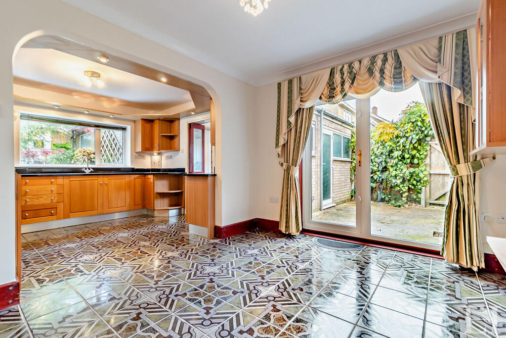 8626755-interiorW...