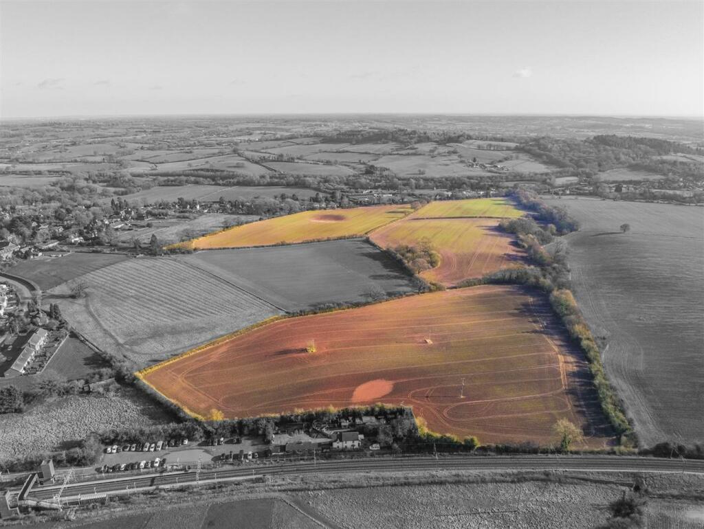 Outlined Aerial