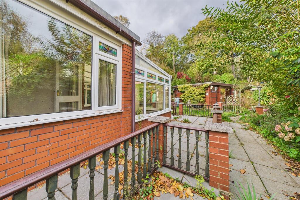 Cliff Lodge, 13 Old Teignmouth Road, Dawlish EX7 0