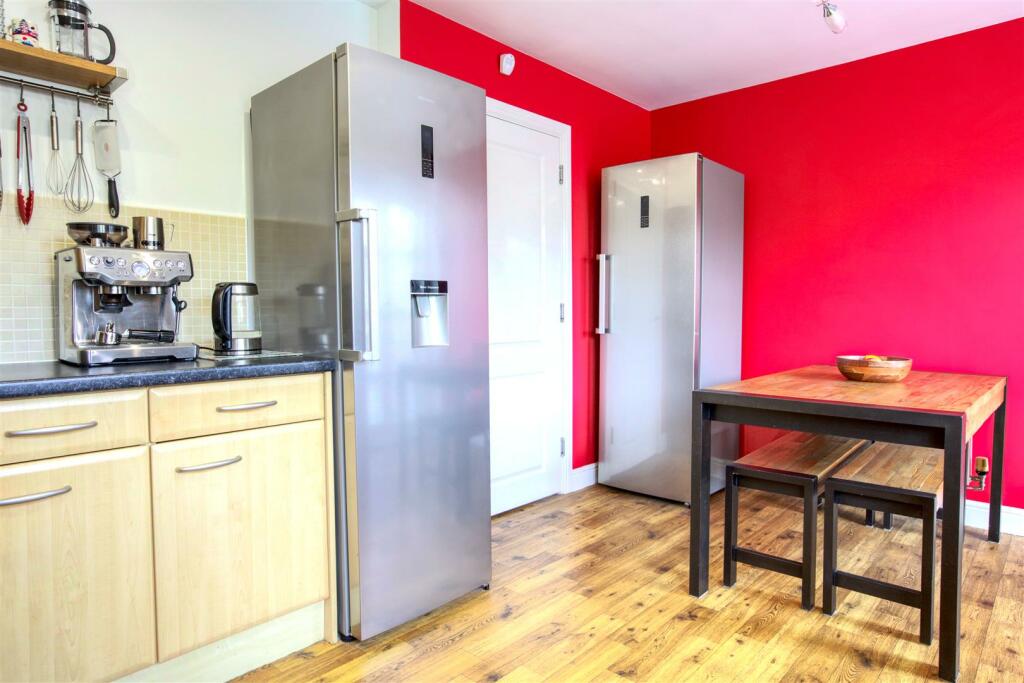 5 Kitchen (3).jpg