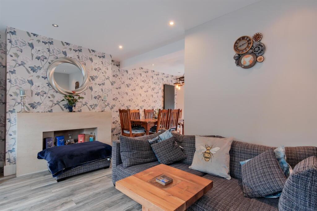 008-34 St Nicholas Road Lanark ML11 7AX.jpg