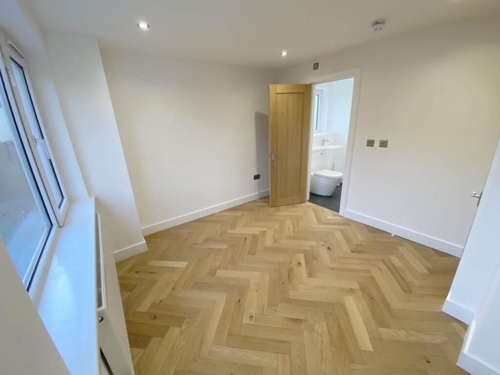 Bed 1 &amp; en-suite