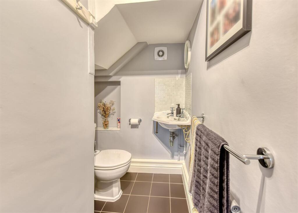 20 Suckling Green Lane-cloakroom RevA.jpg