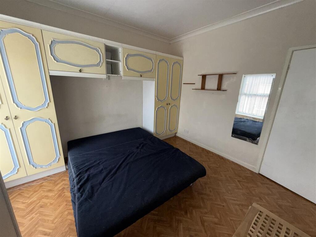 Master bedroom.jpg