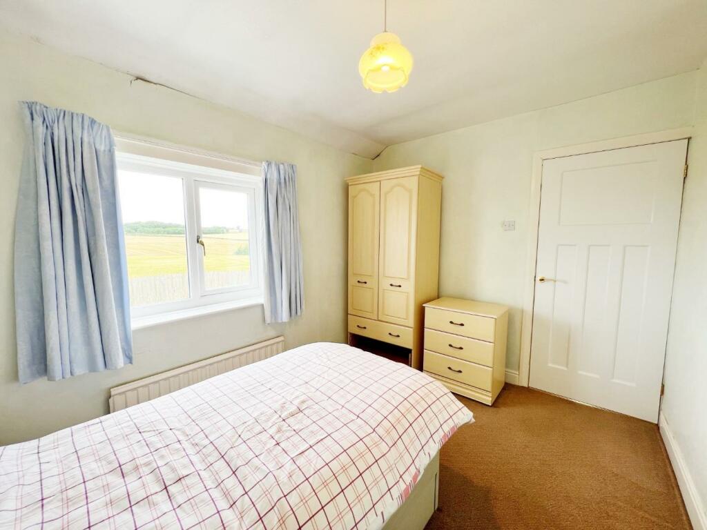Bedroom 2 pic 2.jpg