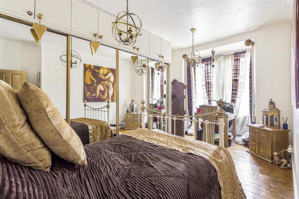 Thetford Bedroom2.jpg