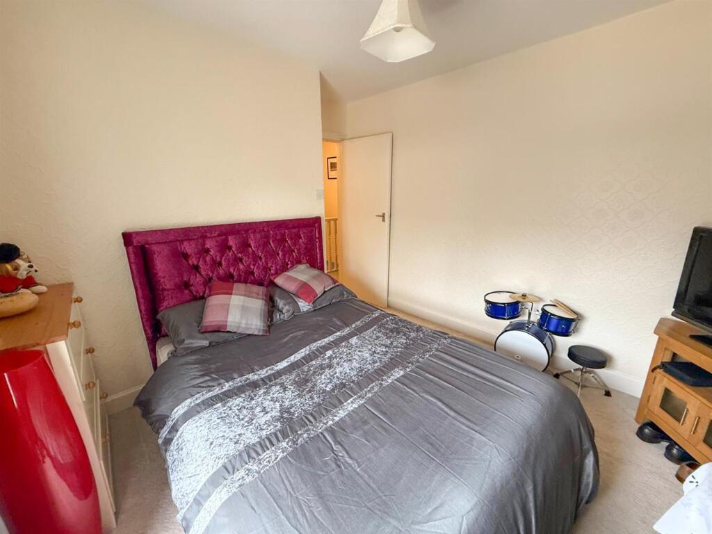 3 bed terrace, Silsden 17