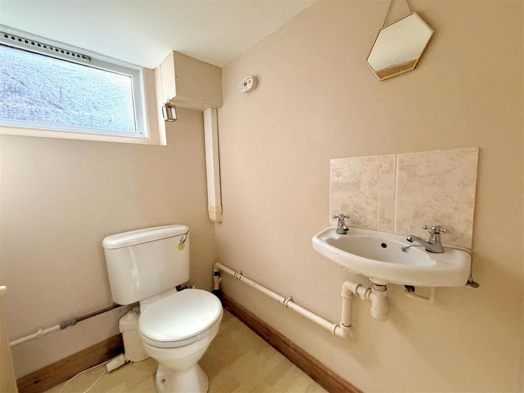 LGF WC