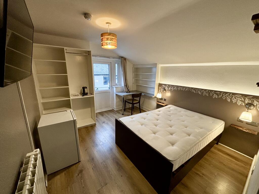 Room E