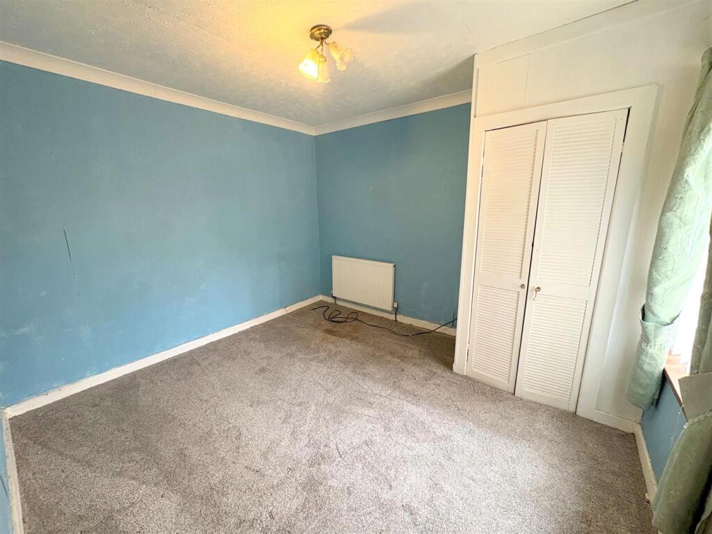Bedroom 2a.jpg