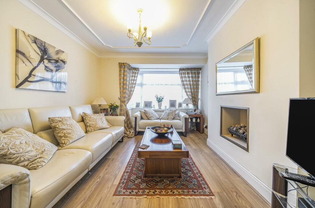 Davidson Frost-Wellings, DFW, Culver Grove, Living