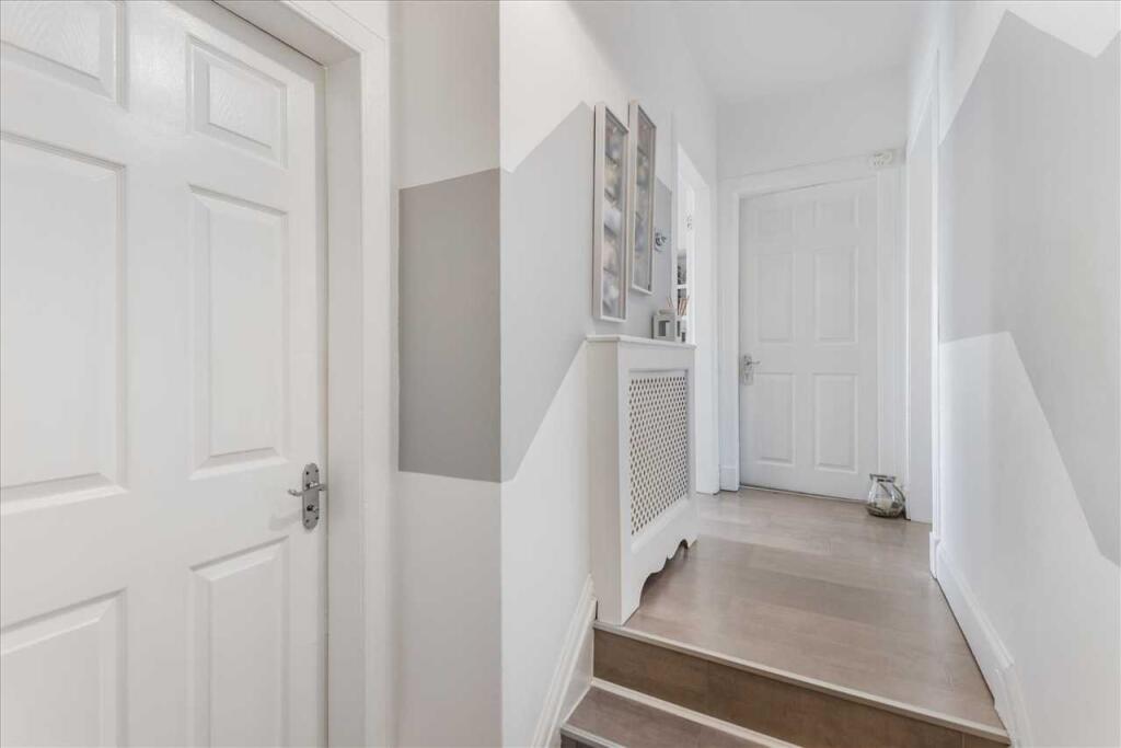 Entrance Hallway (1)