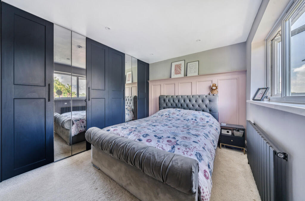 1315981-12-685ec3...