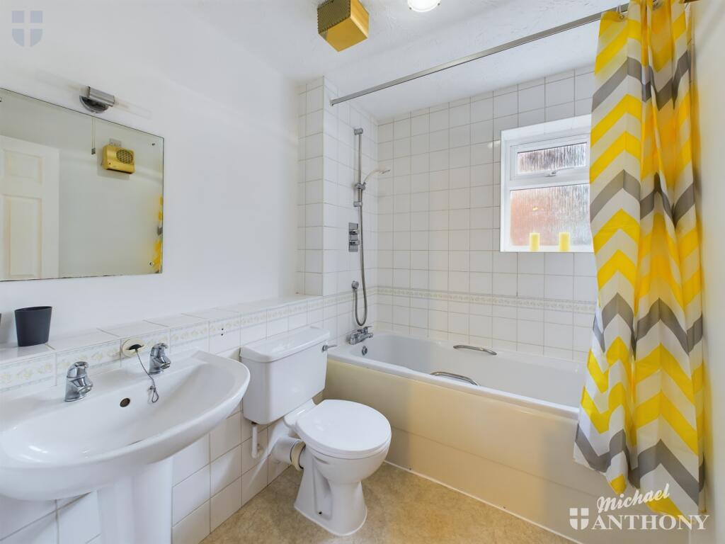 CAM03852G0-PR0179-STILL007