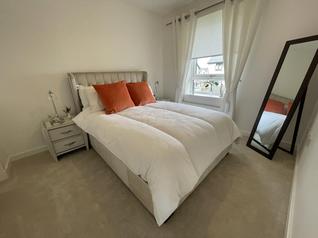 Bedroom 1a.JPG