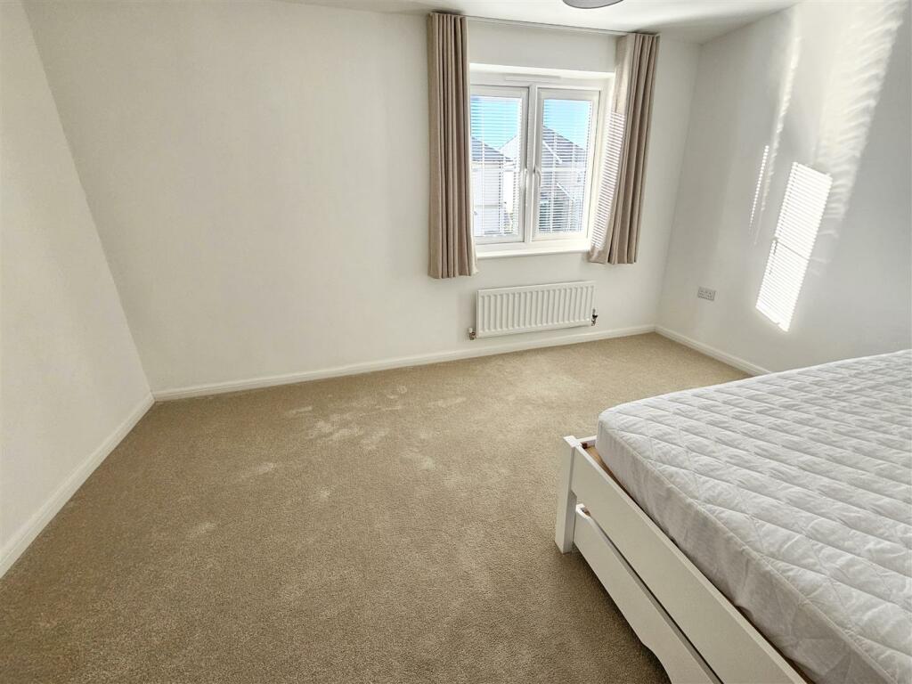 Bedroom 2 (2).jpg