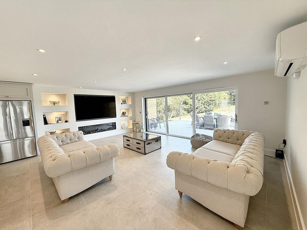 Kitchen / Lounge / Diner