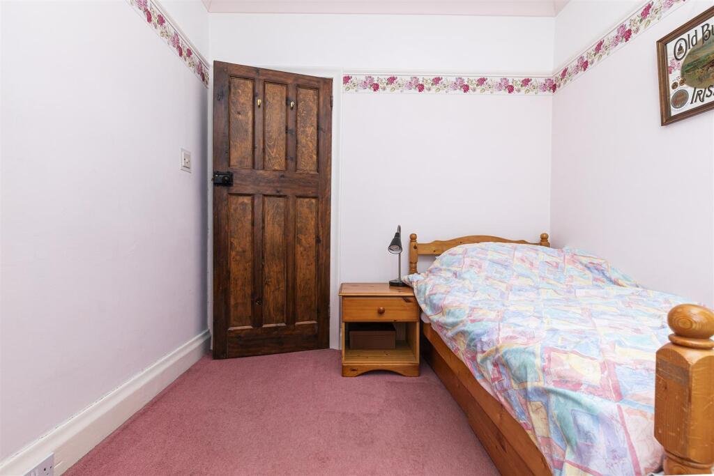 Bramleys Estate Agents - Le Marchant Avenue - Lind