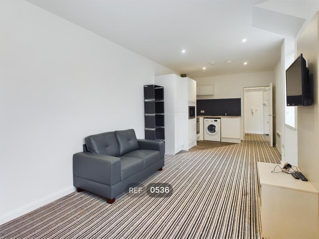 Kitchen &amp; Living area