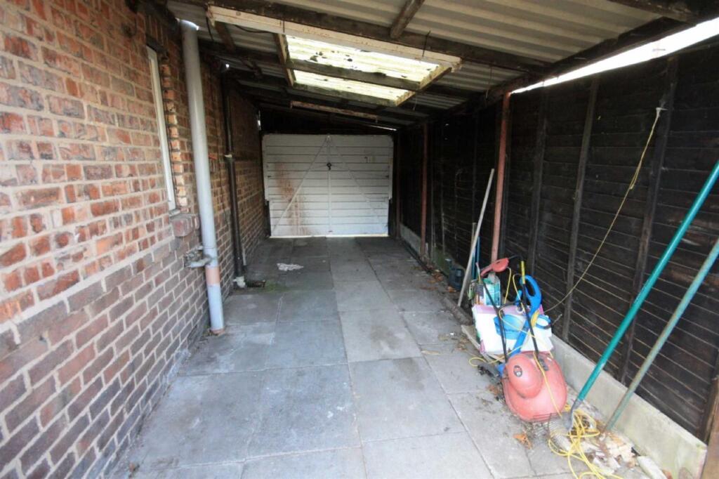 Austin Avenue - Garage