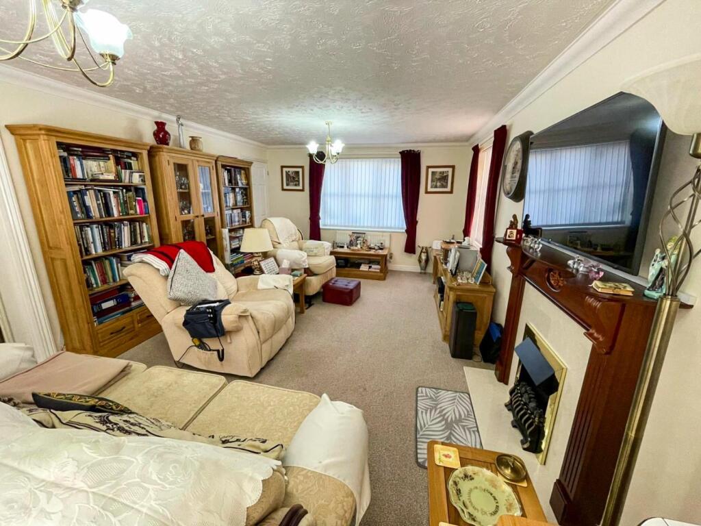 tlc_1bd9218a-eacd-4372-9c34-c4ec599136ab_fff5936.j