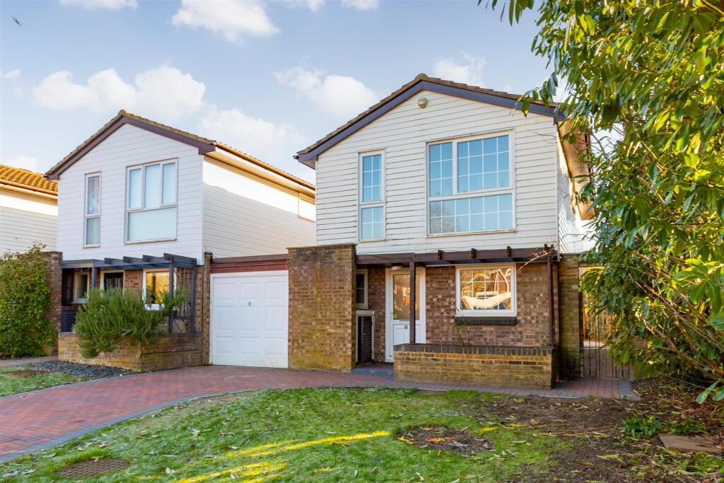 18 Milne Close (2 of 16).jpg