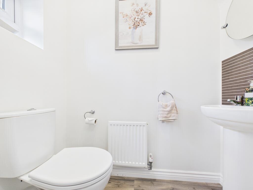Cloakroom/WC
