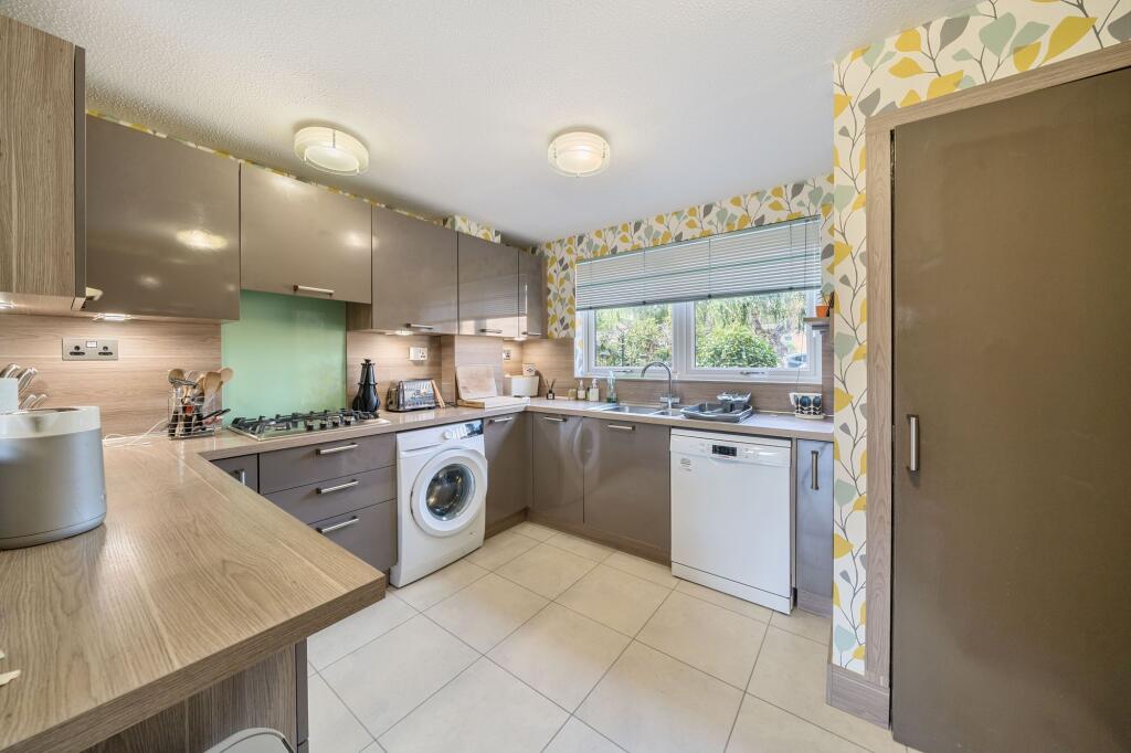 Kitchen / Dining Rom