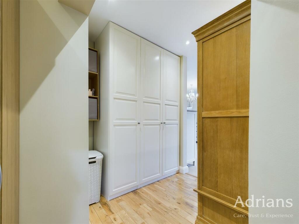 DRESSING AREA