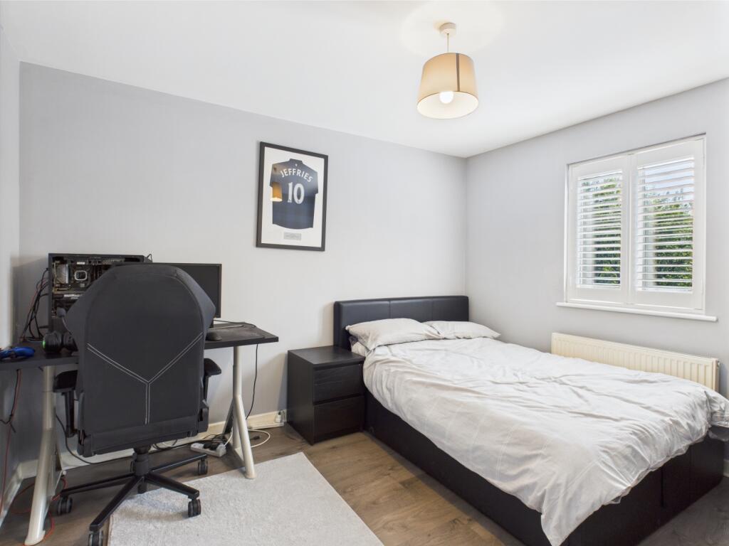 CAM03729G0-PR0041-STILL022