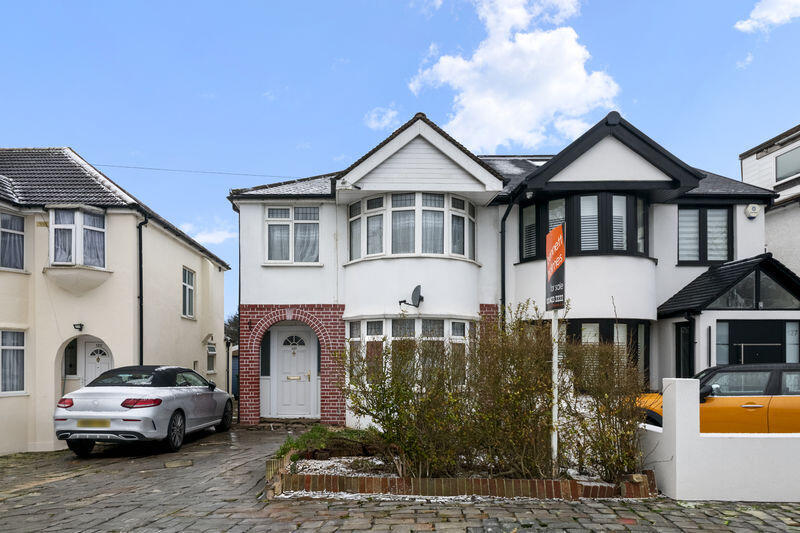 Carlyon Avenue, Harrow