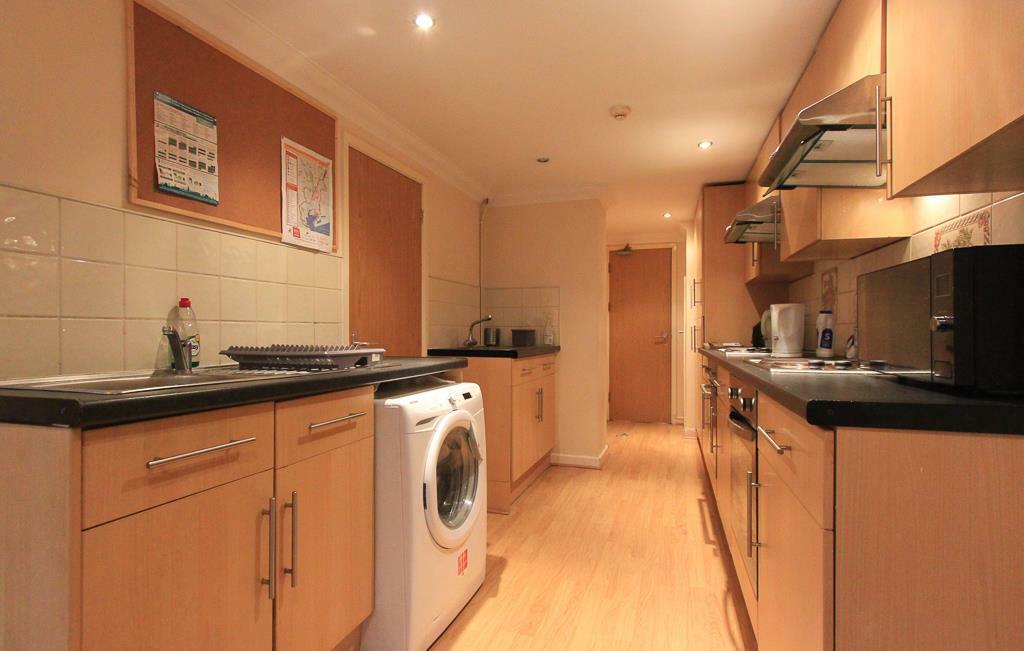 105 Rhymney Street LR (4 of 14).jpg