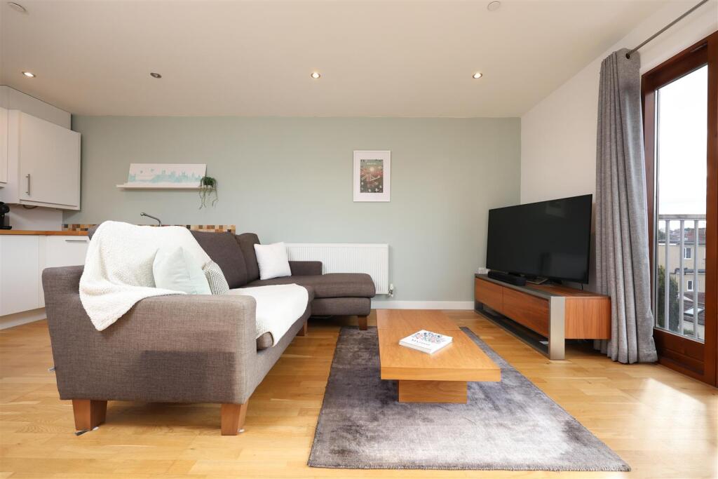 16 Wellesley Mews 25.JPG