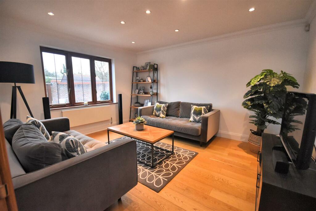 Family Room.jpg