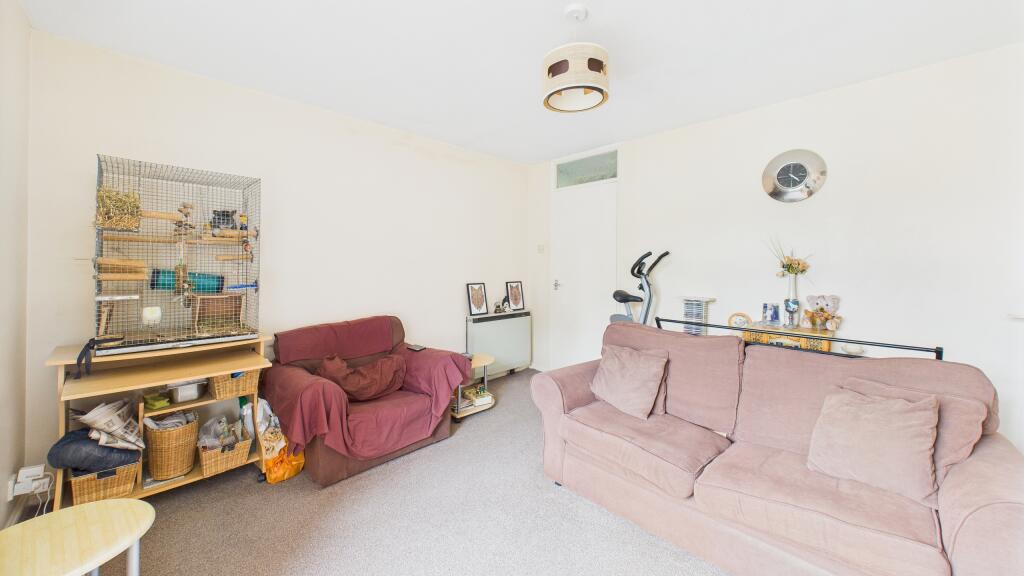 CAM04968G0-PR0049-STILL006