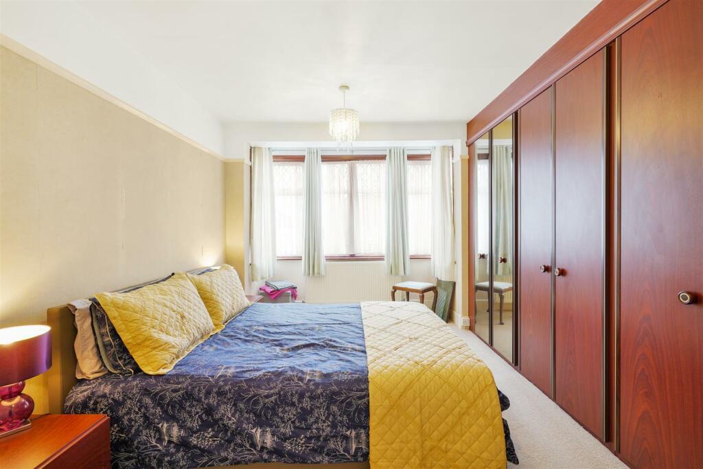 53 Carlton Avenue West - V7B0DBmz86vSdUCtE5D2.jpg