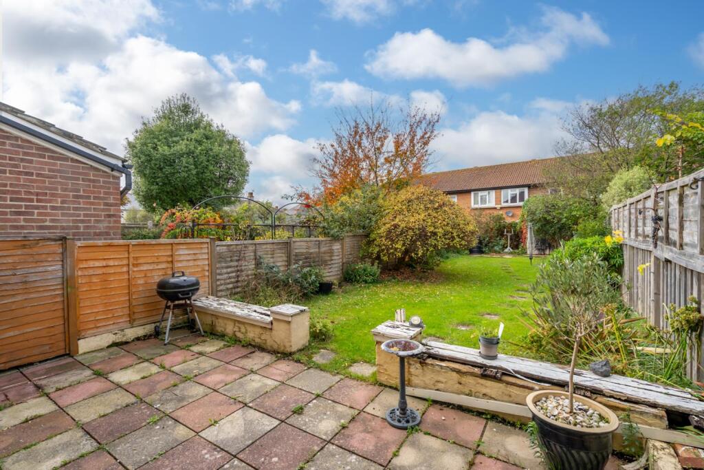 Rear Garden (2).jpg