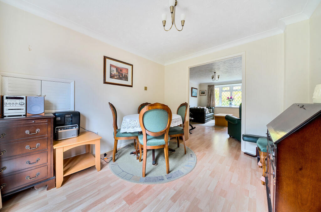 1372641-7-6904843...