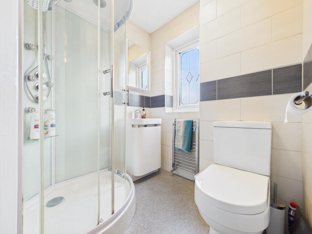 CAM03729G0-PR0185-STILL016