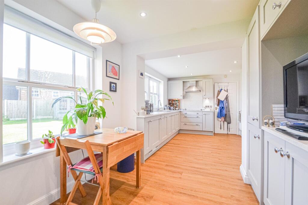 Dining Area &amp; Kitchen