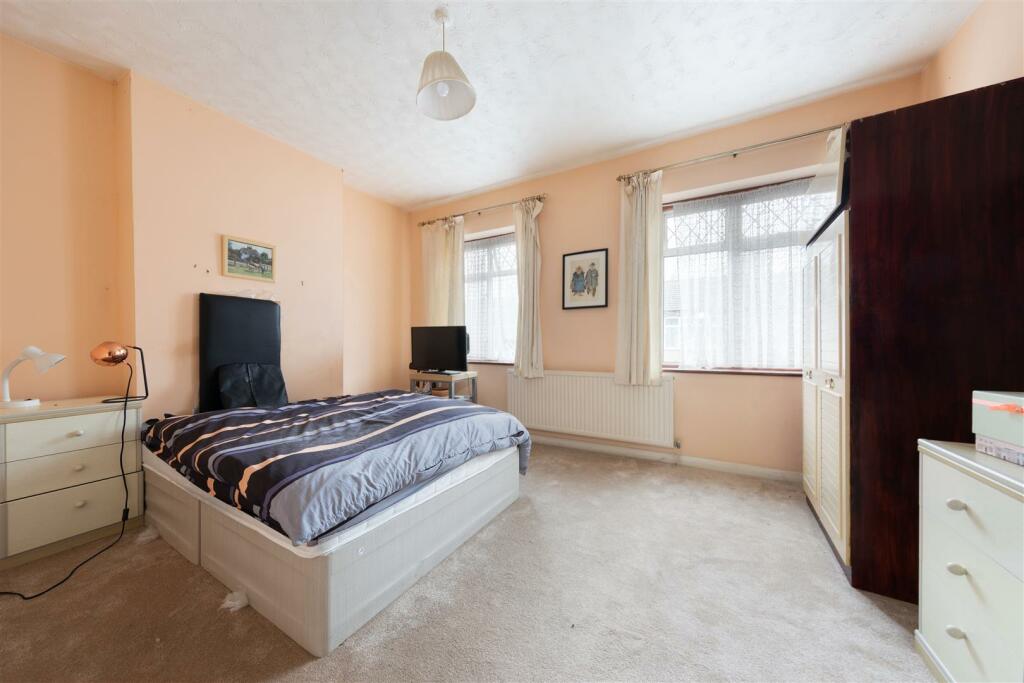 Odessa Road, E7