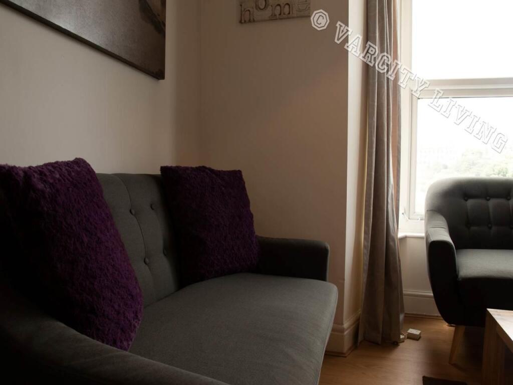 48Caellepa_livingroom3.jpg