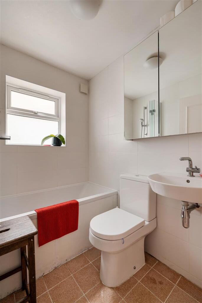 Pembar Avenue E17