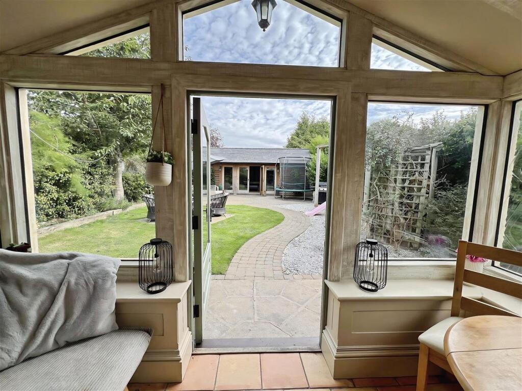 Breakfast Area Overlooking Garden