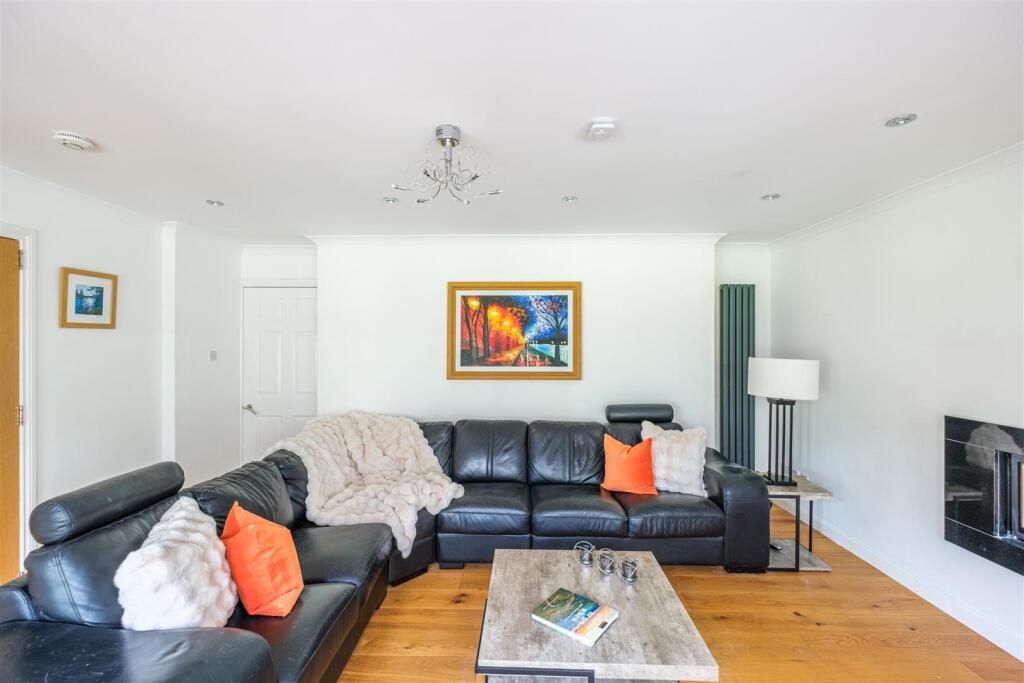 Dunavon Crescent-25.jpg